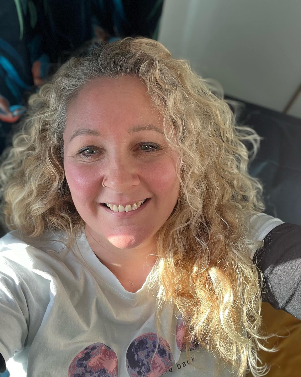 ukhealthradio's tweet photo. Mother Speaks with Sarah Lloyd, &amp; Zoë Foster on @ukhealthradio - Turning up the volume on #menopause, periods and how husbands are getting more onboard. Well-being warrior Kate Taylor @ChiClara joins Sarah &amp; Zoë to discuss #midlife turbulence.
👉🏼 🎧     https://t.co/pCMTnoxC2N https://t.co/fIMNArU5ac