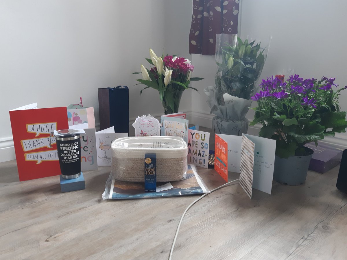 Ward20Lgh's tweet photo. Feeling very loved on my last day on ward 20 as the ward sister. New challenges await https://t.co/ArhcgRVcGG