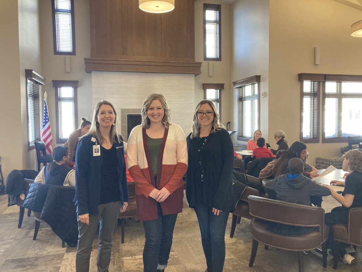 EventideSLC's tweet photo. Fifth graders from Independence Elementary visited #EventideFargo apartments to play “Getting to Know You UNO,” encouraging the two generations to have meaningful connection. The events were organized by a group in the @FMWFChamber’s Leadership FMWF, including @EventideLaura https://t.co/1vd1u61zMS