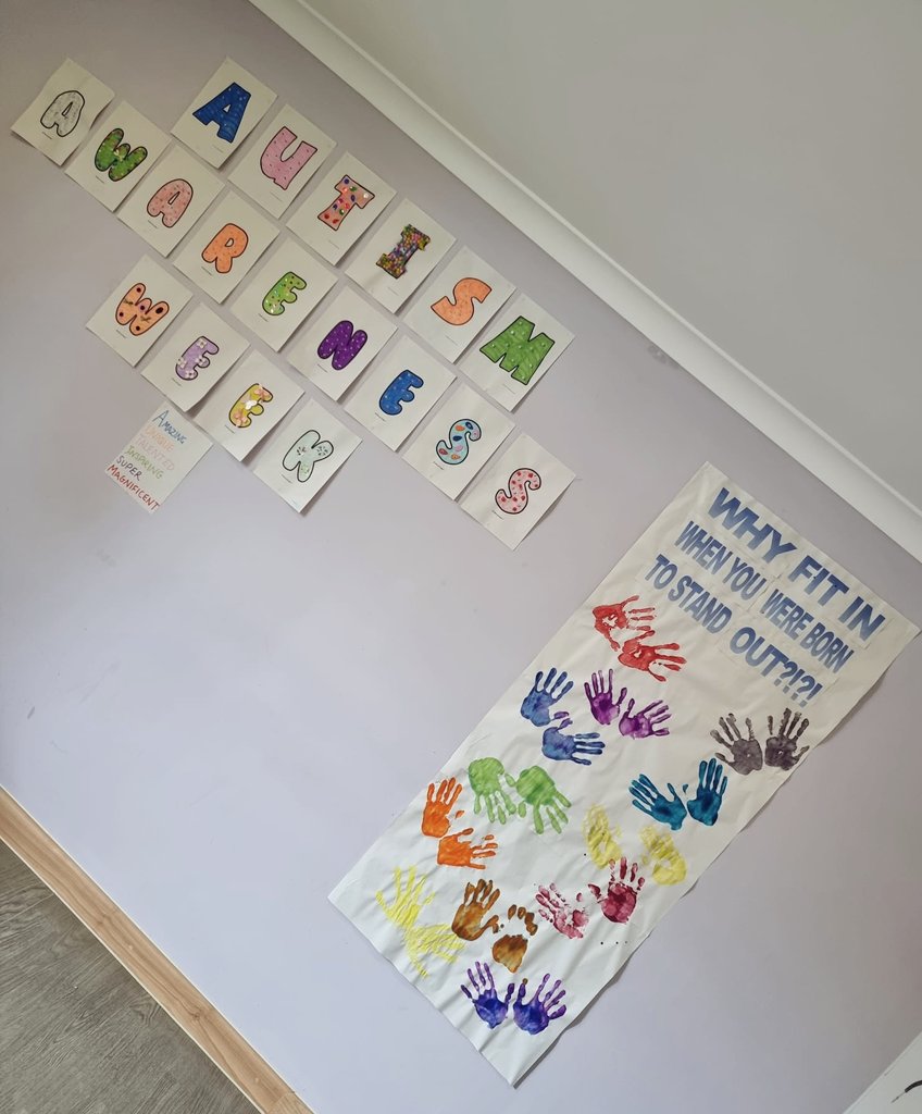 WalkerClose34's tweet image. This week we&apos;ve been celebrating Autism Awareness Week 💙 We &apos;attempted&apos; some blue cookies (which only turned blue on the inside!) and have done various art and craft activities ☺️ #AutismAcceptance #AutismAwarenessWeek #embracingdifferences @NSFTtweets @Autism