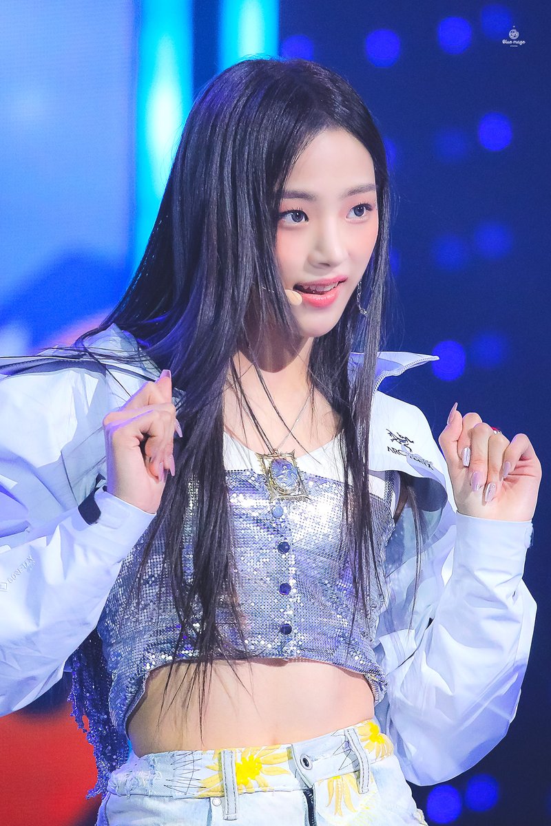 첫눈에 반함..😍

#뉴진스 #NewJeans #민지 #MINJI #AprilFoolsDay
