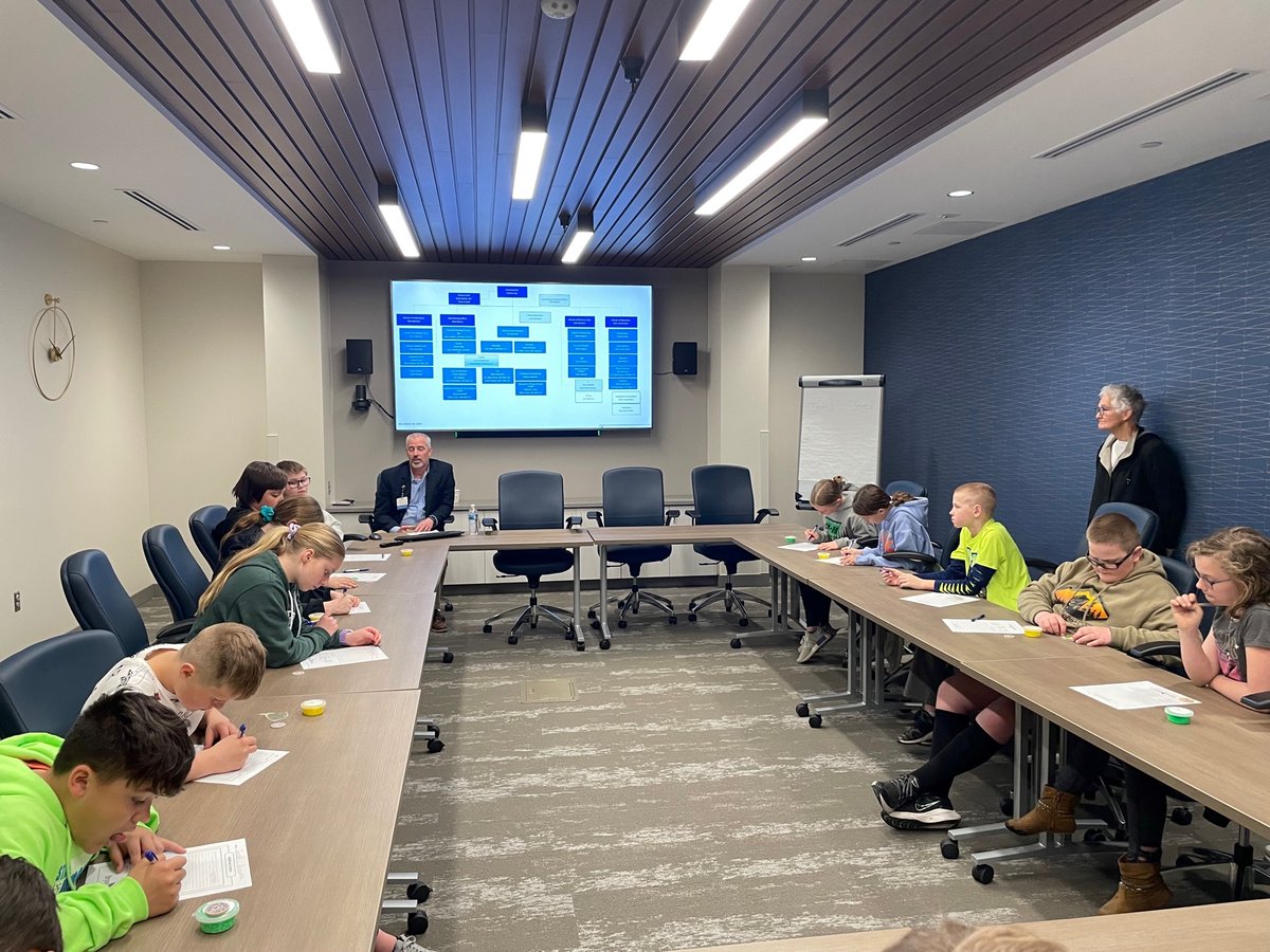 MerrickMedical's tweet photo. We were excited to host the Central City 5th Grade Leadership class this week.
CEO, Patrick Avila visited with students about leadership roles at Merrick Medical Center, and career opportunities in healthcare.
#knowthewayshowtheway https://t.co/hcxT3to9Jb