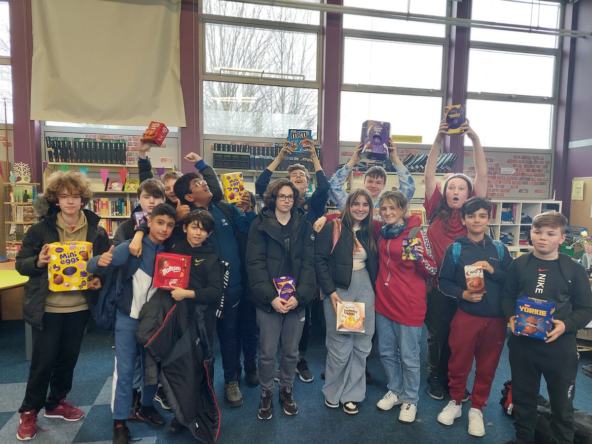 JCSPLynottLib's tweet photo. And to round off the term, winners of our Easter Reading Challenge received their prizes 🥚🍫🥳

Students were racking up points right up to the deadline, with the overall winner reading over 50 books in the series 😲👏📚

Well done everyone👏👏👏 https://t.co/mbi8tk0cAC