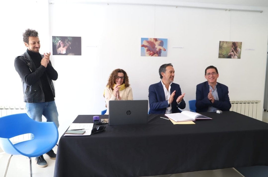FoxColonna's tweet photo. 👏Felices de la participación de las y los escritores y autores regionales en los comicios de la segunda votación de la Comisión Directiva del Fondo Editorial Neuquino.

¡Felicitamos a Mirta Agostino y a Hector Jose Ordoñez los nuevos Vocales Titulares ! https://t.co/AGRAkR19AX