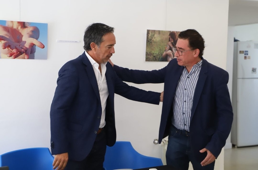 FoxColonna's tweet photo. 👏Felices de la participación de las y los escritores y autores regionales en los comicios de la segunda votación de la Comisión Directiva del Fondo Editorial Neuquino.

¡Felicitamos a Mirta Agostino y a Hector Jose Ordoñez los nuevos Vocales Titulares ! https://t.co/AGRAkR19AX