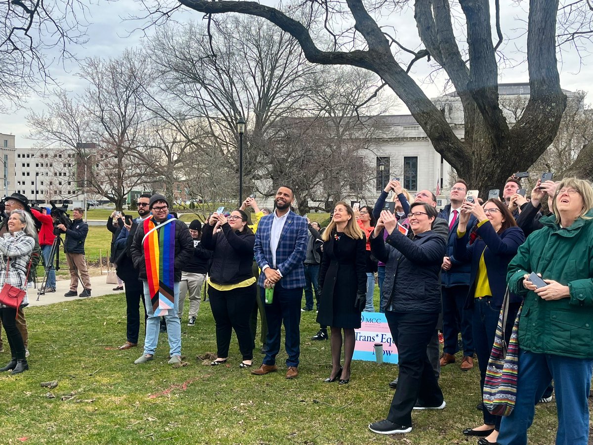CPCWH's tweet photo. CT made history. Our legislative leadership chose love, compassion and to fight back against the evil and untrue rhetoric that has been spewed across the nation harming our trans siblings and children. Today the Transgender Pride Flag was raised over our Capitol. #TDOV2023 https://t.co/fYyVujp0Ee