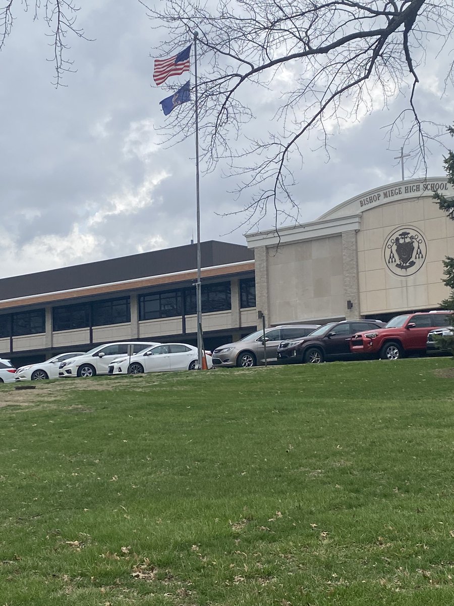 The flag is supposed to be at half-mast through sunset today in memory of the victims of the Nashville shootings. This is today at @bishopmiege (Bishop Miege HS) in Fairway KS, a catholic school. You would think… @JasonKander what do you think?