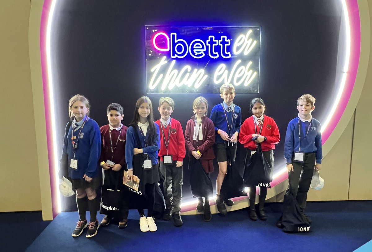 What a great team! Our #KidsJudgeBett judges 2023 from @CCJacademy, @CFPSchool, @ShawleyPrimary & @WestAshtead. Well done to you all; superb ambassadors for your schools and our Trust. #Bett2023