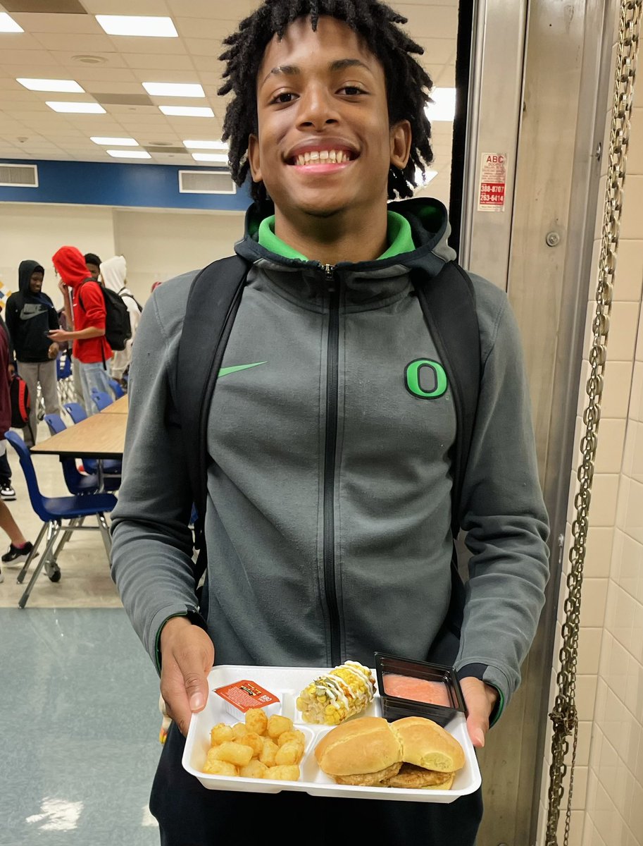 gisdnutrition's tweet photo. 🌽Students across the district got a chance to sample our #locallygrown #housemade Elote!  🌽

#txproduce #chefkevin #freshcorn #EloteLovers #cornoncob #HarvestoftheMonth #chefsinschools https://t.co/Mn5eSjDbIM