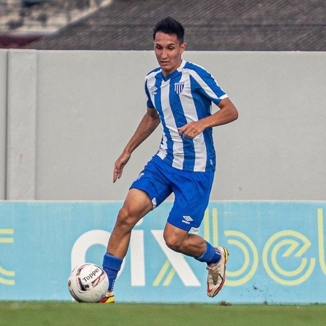 Think_Ball's tweet photo. O meia Kenzo e o lateral-direito @Rdiisanto, do @AvaiFC (@baseavaiana) já deram o pontapé inicial no Campeonato Catarinense Sub-20 e neste sábado encaram o Joinville, pela segunda rodada. A bola rola às 15h. #CraquesThinkBall
📸 Fabio Rateke
📸 Leandro Boeira/Avaí FC https://t.co/TJT0p6AQwO