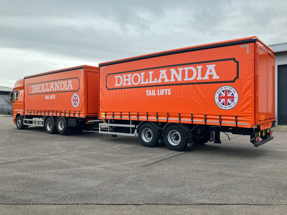 MotusDAF's tweet photo. Finishing off the week with this #DAFXF 530 FAS #Drawbar for @DhollandiaInfo! 🤩
Ready to spec your new DAF?
Explore the range ➡️ https://t.co/vxtOUxz7Fi
#DAF #DAFXF530 #NewDAF #DAFTruck #Truck #New #NewTruck #TruckPhotos #MotusDAF #MotusCommercials #FridayFeeling @DAFTrucksUK https://t.co/43ZFDMPIz5