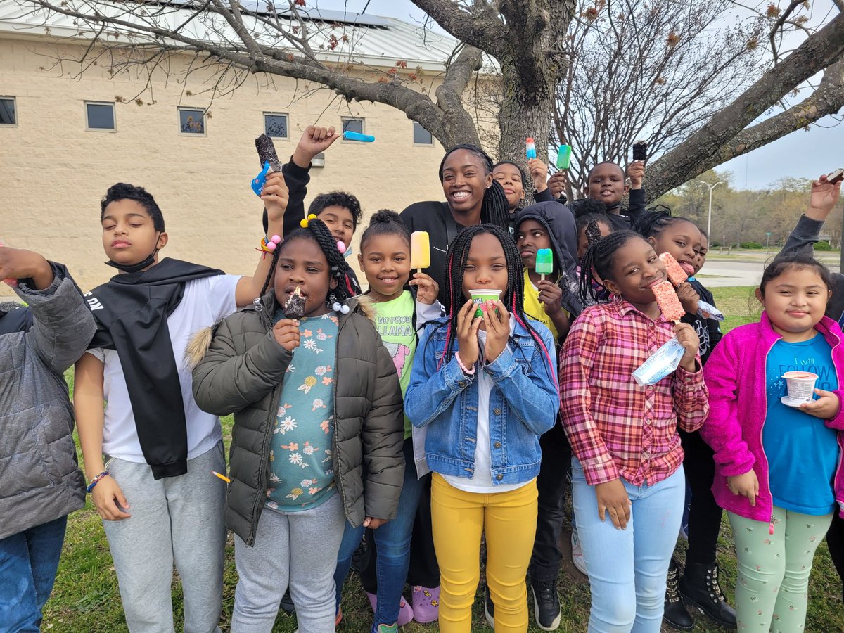 RealMrsAshley's tweet photo. Happy Spring Break! It's a great day to celebrate the culminating event for #VAROB23, #JDandtheGreatBarberBattle w/ an ice cream truck at THE Marvelous Miles Jones! Thank you, amazing principal, Mrs. Shaw & @CandFBank! #MJJMagic @RPS_Schools @rps_libraries @LitLimo @IamJDillard https://t.co/x9DrJkb6cI