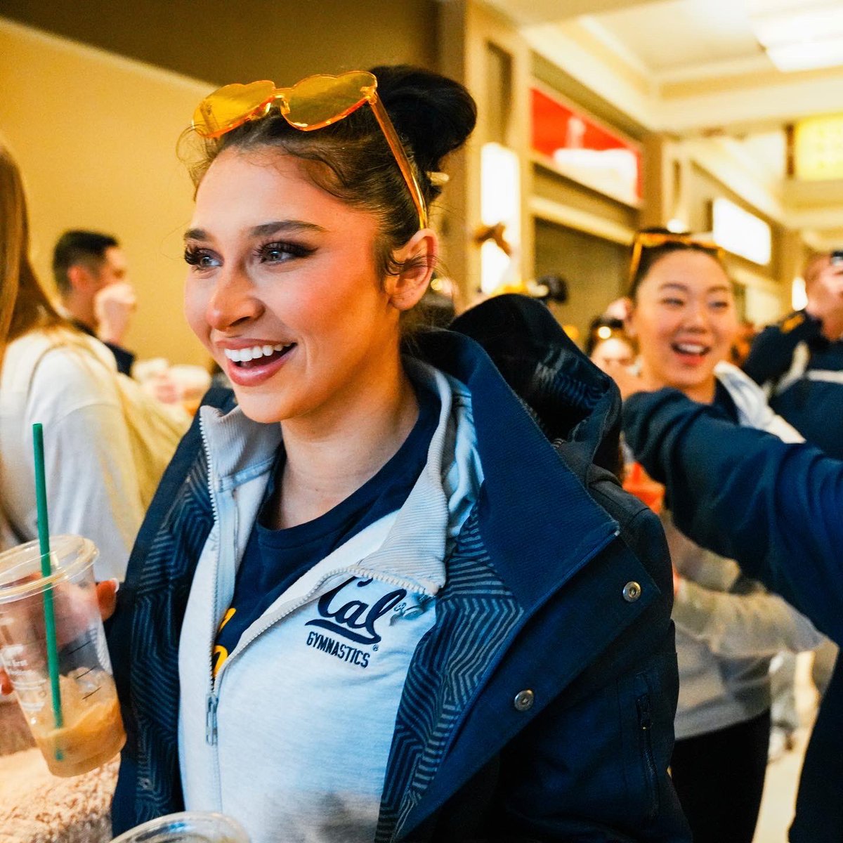 CalAthletics's tweet image. The Golden Bears have arrived. 🛬

Cheer on @calwgym at the NCAA Regionals! 

#GoBears 🐻