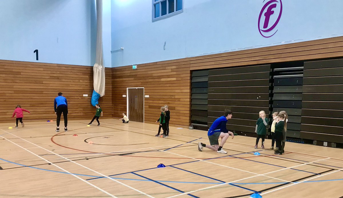 AndrewUwTsd's tweet photo. Final practical sessions of the term and another example of integrating practical delivery with mentoring developments @UWTSDsport #sportsmanagement #tracksuit2boardroom #uwtsdsport #practicals #practicaldelivery #sports #sport #coaching #mentoring #uwtsd #studentlife #lcswansea https://t.co/ht580nRuzd