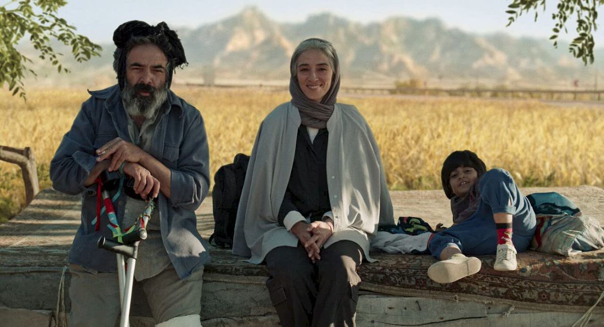 litostrosan's tweet photo. Yola Devam 

Hit the Road (2021)
Dir: Panah Panahi https://t.co/y4ifGcsr1B