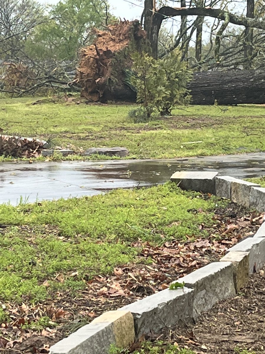 Lisa Vanlandingham on Twitter "Tornado hit our neighborhood in Sherwood."