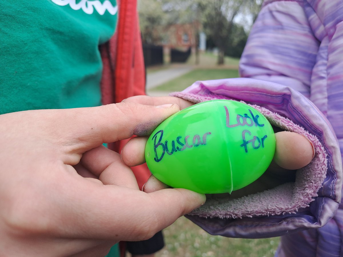 JuliaPunti's tweet photo. We had a blast egg hunting! Finding our half egg and our matching partner! #UnitingOurworld #Dualclassroom @ParticipateLrng @FDESPandas https://t.co/NXG1OnsKv2