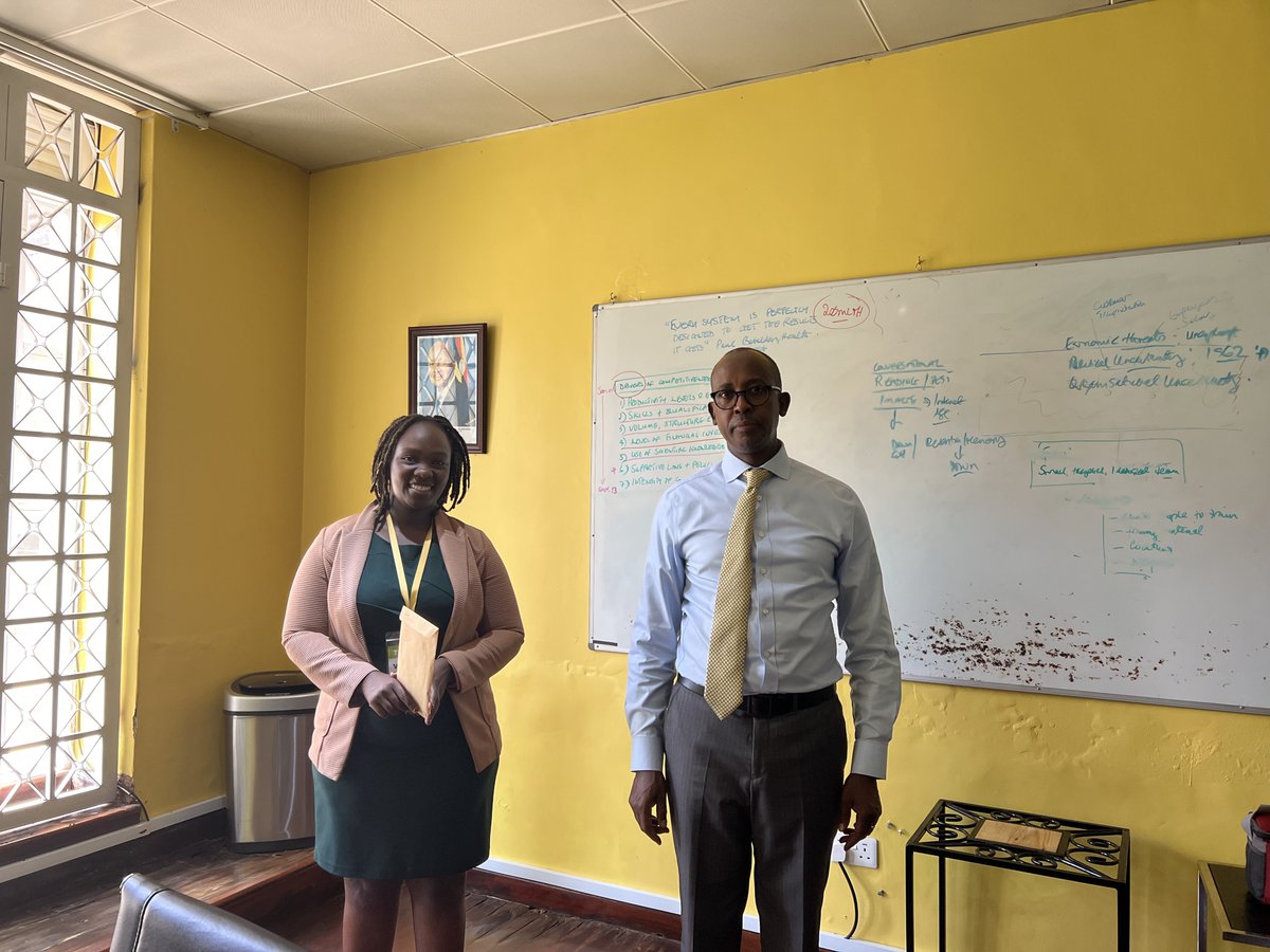 OdrekRwabwogo's tweet photo. Received the Daughter of Hannington Basakana, former chair of Jinja. Pleasure helping her father find treatment. To build a competitive country, we need to retool our health &amp; education services. With 5G, we can perform ground breaking operations here without moving patients. https://t.co/NQcuGagQCm