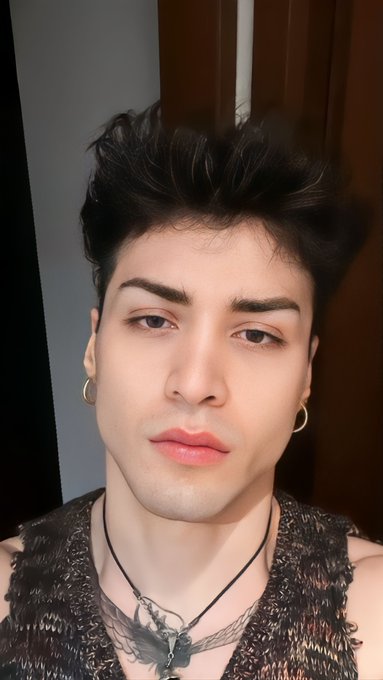 1 pic. Still sick but at least I’m upgrading ? https://t.co/s1mQlsJrRl