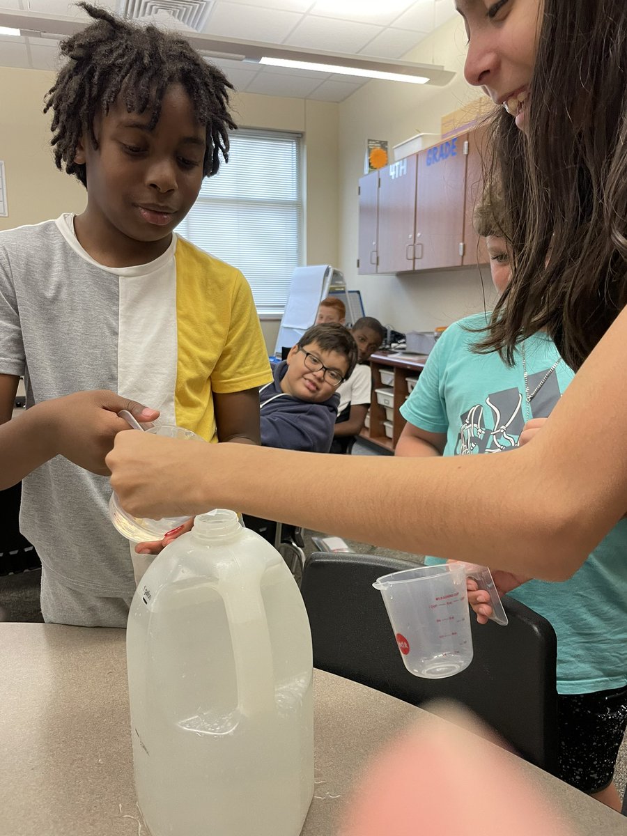 MattlageMr's tweet image. How many cups are in a gallon? @HumbleElemMath @RRobinson_ASE #MarchMathMadness