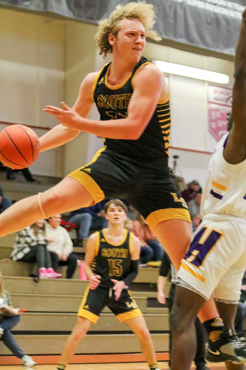 Congrats to Ellie Buscher and Peyton Hunt for being named First Team All-Conference and All-District. Savannah Butterfield was named to the All-District Team, as well as Second Team All-Conference. 
Chloe Eggerding and Sydney Pfister received All-Conference Honorable Mentions.