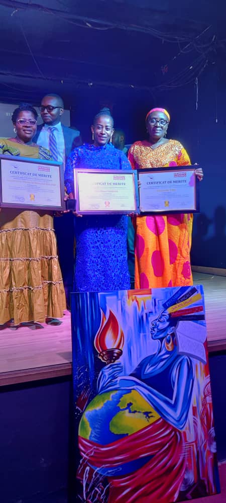 ElianePolepole's tweet photo. AFEM est aussi honorée ce 31/3 par la Synergie DFemmes pr la paix et la Réconciliation dGrands Lacs, a reçu un certificat de reconnaissance des mérites pour sa bonne collaboration avec SPR et pour son travail promouvoir, défendre et protéger les droits des femmes @Internews_RDC https://t.co/DunlimrwQe