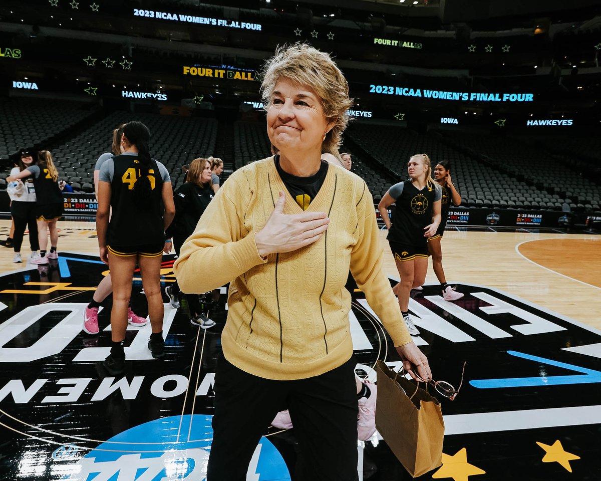 IowaWBB's tweet photo. A part of Dr. Christine Grant made its way to Dallas 💛

#Hawkeyes x #WFinalFour https://t.co/w6DSlPI6YB