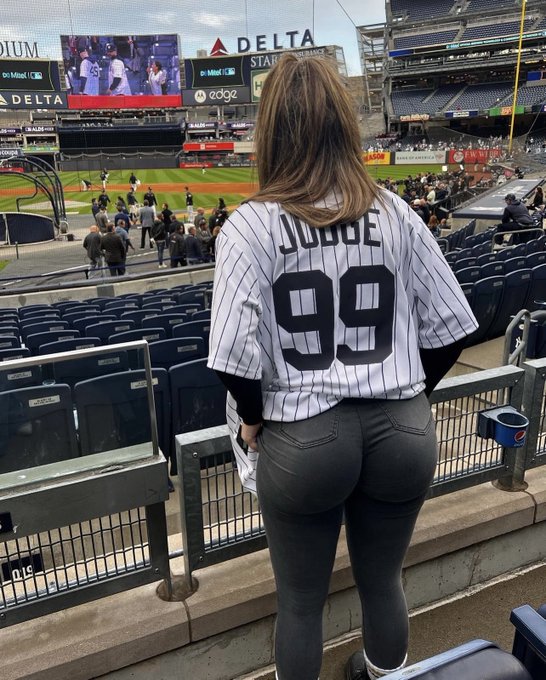 'Tis the season ⚾️ https://t.co/bWzJoPrTTk<a href="/tag/newprofilepic"class="tags"><span>#newprofilepic</span></a>