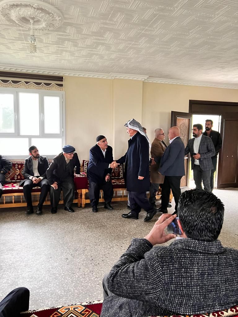 silopi_g's tweet photo. Şırnak Silopi Özgenköy de ikamet eden trafik kazasında hayatını kayben cemelettin soysal Allah'tan rahmet Soysal ailesine sabırlar dileriz değerli Şırnak milletvekili aday adayı mız sayın Fikret Berk birlikte taziyelerinde bulunduk makanı cennet olsun https://t.co/oRTUi50nqL