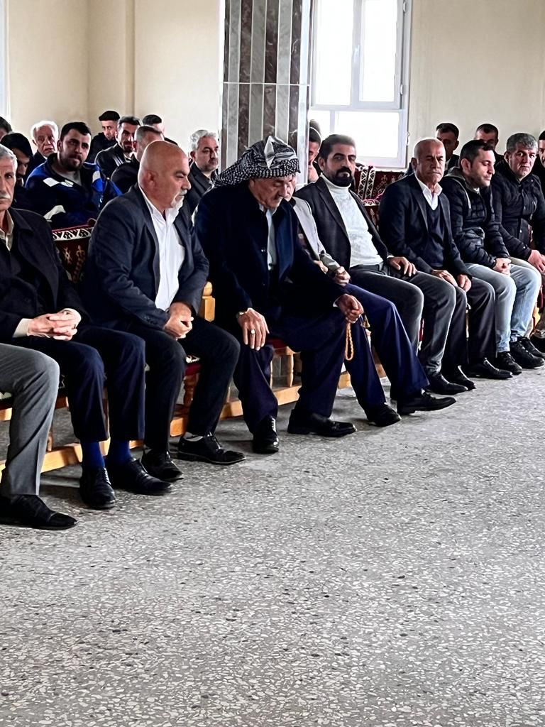 silopi_g's tweet photo. Şırnak Silopi Özgenköy de ikamet eden trafik kazasında hayatını kayben cemelettin soysal Allah'tan rahmet Soysal ailesine sabırlar dileriz değerli Şırnak milletvekili aday adayı mız sayın Fikret Berk birlikte taziyelerinde bulunduk makanı cennet olsun https://t.co/oRTUi50nqL