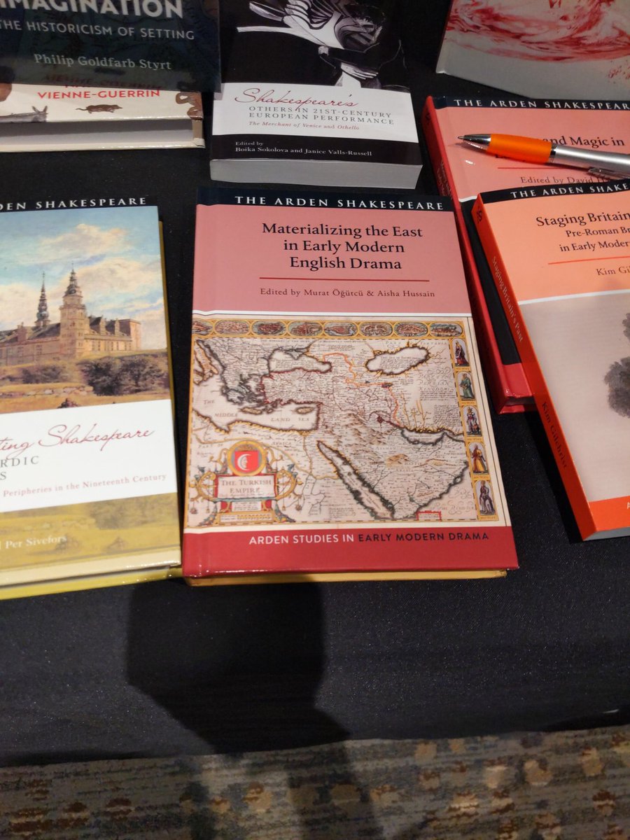 Copies of #MaterializingtheEast in the wild at #SAA2023!
With thanks to @pstyrt for the pics😄
