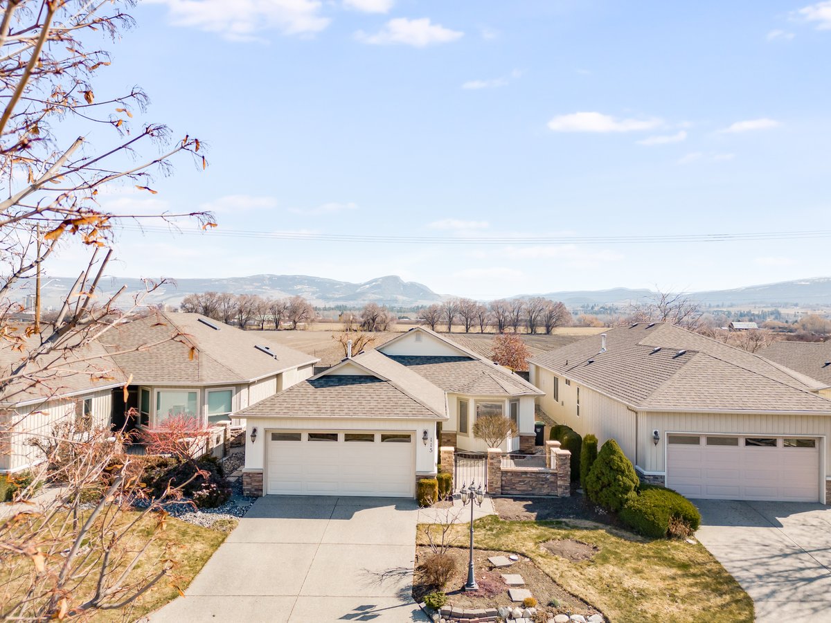 Looking for a bright and spacious rancher in a fantastic 55+ community? Look no further than this centrally located gem in desirable Balmoral!
Click here for pricing and photos: bit.ly/40THpZ8
#newlisting #westkelownarealestate