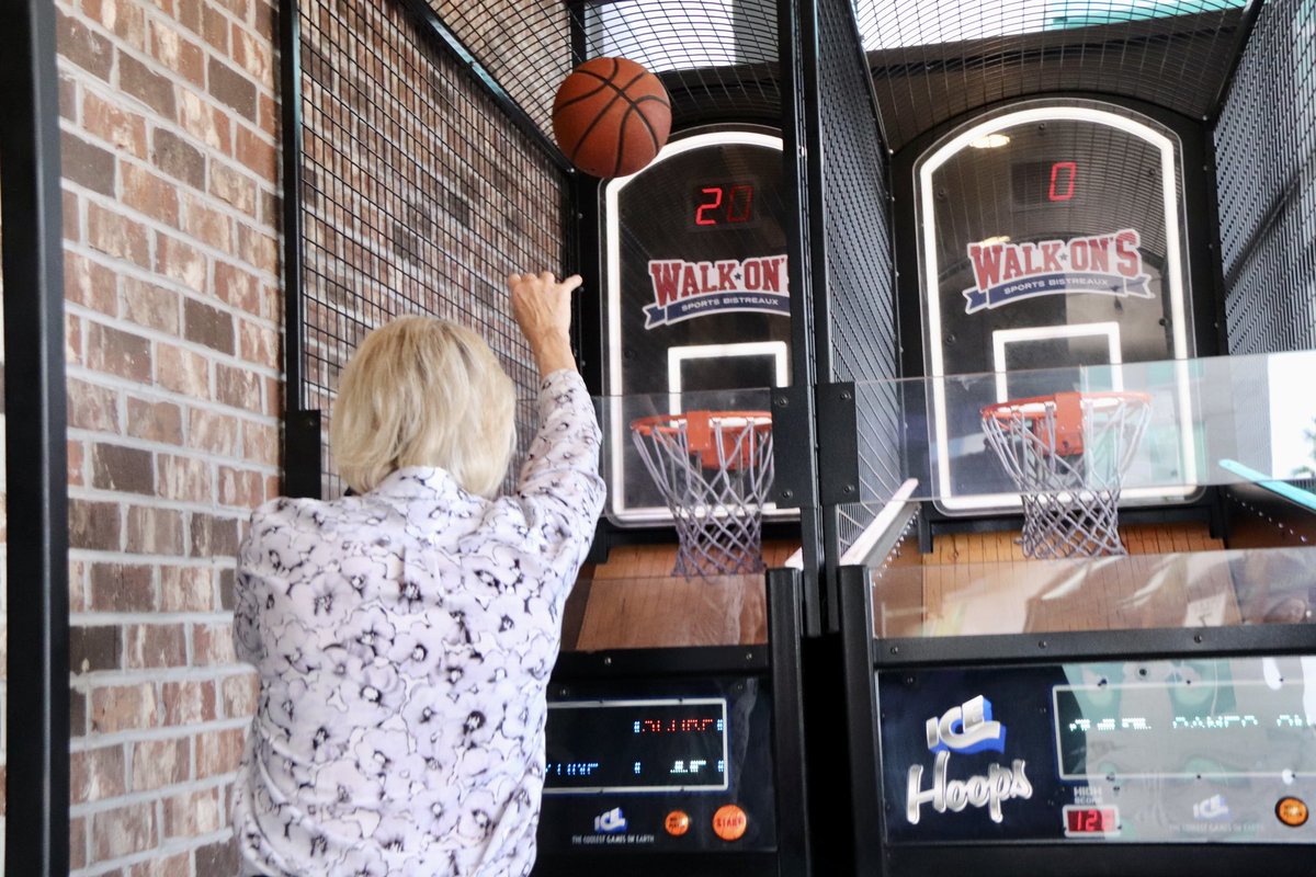 JaneCastor's tweet photo. In honor of March Madness &amp; Women’s History Month, Walk-Ons challenged me + @USouthFlorida &amp; @UofTampa student athletes to a friendly “Pop-A-Shot” basketball competition. 

If you doubled all my scores, it came pretty close to theirs! 🤣 Congrats to the champion, Marina! https://t.co/B26qk7eiUu