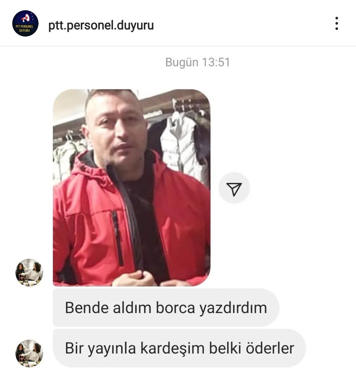 O depremde 2 evladını yitirmiş PTT personeli Kenan Bahadır. Kendilerine binlerce liralık giysi alıp kuruma fatura eden PTT yöneticilerinin aksine borca girip kendi montunu aldı. Hani siz o giysileri depremzede personeller için almıştınız? <a href="/hakangulten/">Dr. Hakan Gülten</a> #ptt #inşaat #bekçi