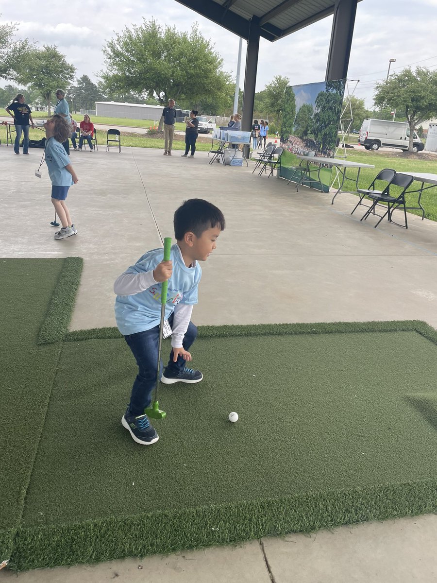 AmandaWatson237's tweet photo. Success golf was a hole in one! #Tstudentsupport, #Tisdgoes, #GOblazeatrail https://t.co/ouG8XAFB6X