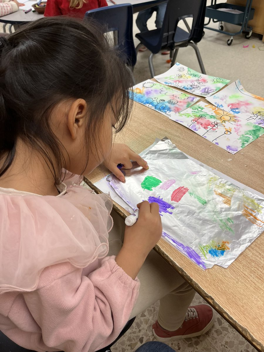 Spring artwork in <a href="/KindieRm111/">Mrs. Giardina and Mrs. Savas</a> 🌷🐰🐣☔️🌈