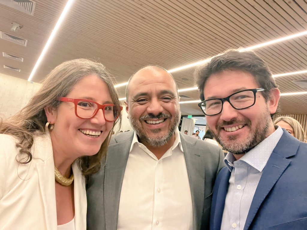 Que gusto verte hoy <a href="/ProfMarcoAvila/">Marco Antonio Ávila Lavanal</a> un abrazo de cariño y esperanza. Seguimos trabajando por impulsar el #AprendizajeServicio en todos los niveles.
<a href="/ChantalJouannet/">Chantal Jouannet Val</a>