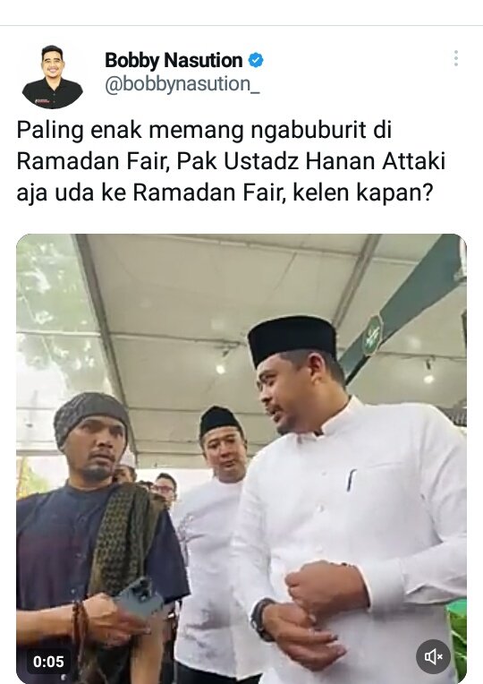 Waduh²... maswali <a href="/bobbynasution_/">Bobby Nasution</a> apa ga tau siapa itu Hanan Attaki? Memang ga ada ustad lain yg bisa diundang? 

Mas <a href="/gibran_tweet/">Gibran Rakabuming</a> pripun niki?