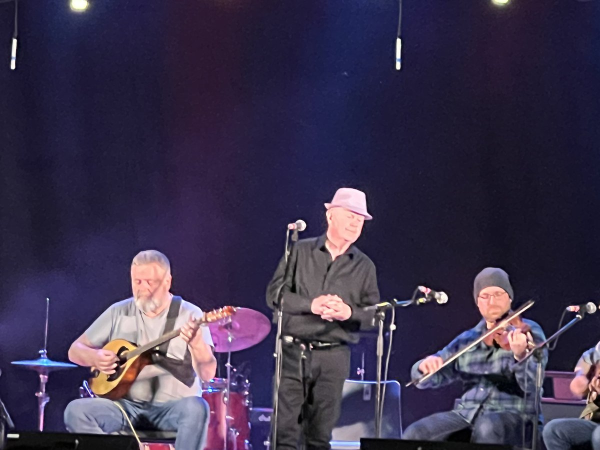Great night at my old secondary school <a href="/MonCBS/">CBS Ennistymon</a> legacy concert some fantastic talent &amp; great to meet my former teacher Gerry Sexton