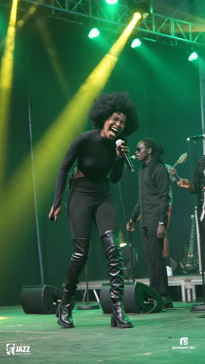 kgljazzjunction's tweet photo. The queen @alynsano 🔥 The best female vocalist Rwanda has, doing what she’s best at. Thank you for the spectacular performance. #KJJ https://t.co/Qys0Ie0uTi