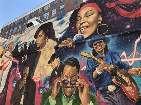 DonnieSimpson's tweet photo. We need to get @TonyPerkinsFMTV on the @benschilibowl wall 😄👀 https://t.co/bN4Rgmc49W