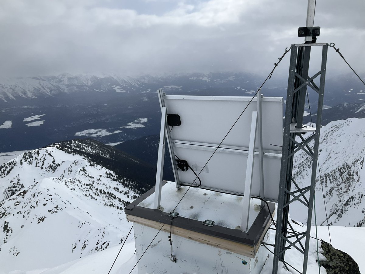 Another radio site back on line.  Winter lighting makes a mess…. #hamradio maybe this summer might put a APRS up there.