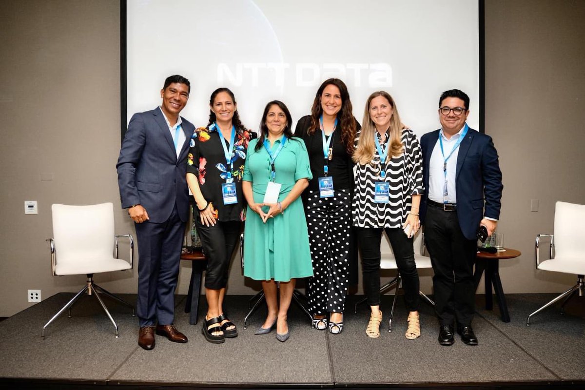 Tuvimos el privilegio de contar con la participación de las Ejecutivas Líderes de las transformaciones ágiles más relevantes de Perú, en nuestro evento de Lanzamiento del Estudio de Agilidad en América Latina 2022.

Mi admiración y agradecimiento profundo!
#NTTDATAPeru