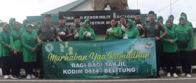 belitongtoday's tweet image. Kodim O414 Belitung Bagikan Takjil Berbuka
Puasa Kepada Masyarakat 

Baca Selengkapnya di
belitongtoday.com/kodim-0414-bel…

#kodim 
#bagikan 
#takjil 
#viral