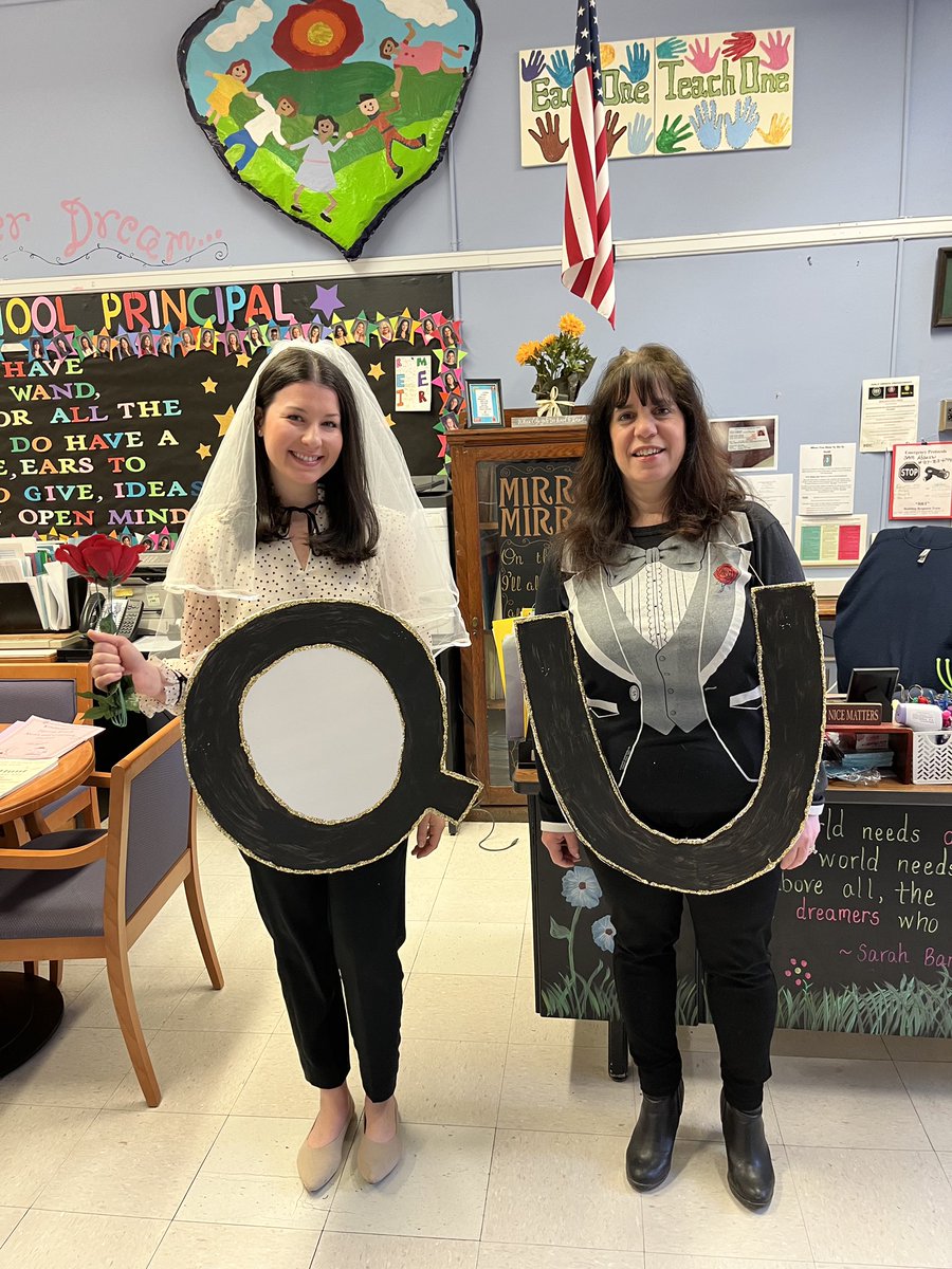100qPs's tweet photo. Q and U joined together in a beautiful wedding ceremony with Kindergarten to form words like quite, quick and Queen. We wish them many quality years of togetherness. @D27NYC @RaevanAskew https://t.co/ArWEYNXvbs