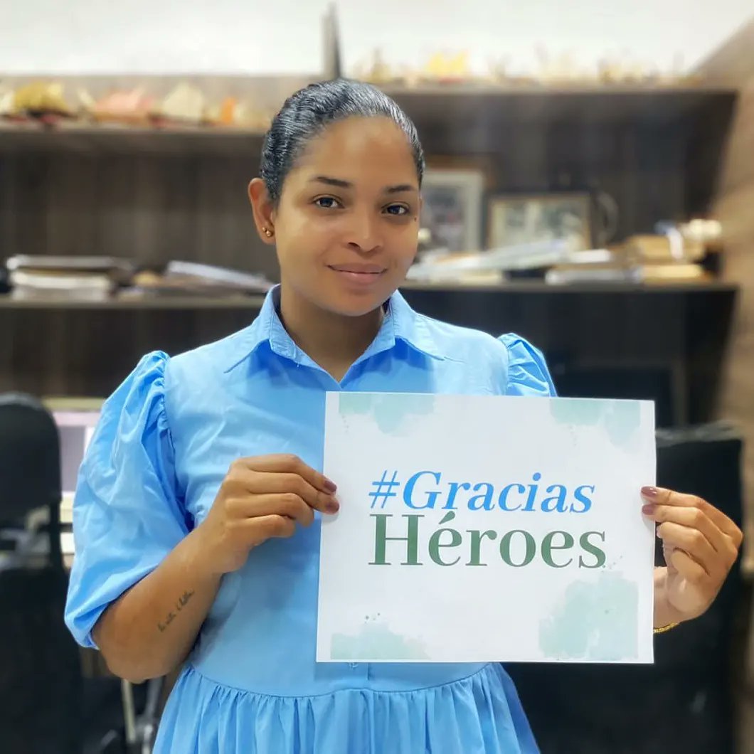Museo_NavalCart's tweet photo. Nos sumamos a la campaña #GraciasHéroes, reconocemos el trabajo, entrega y sacrificio de nuestra Fuerza Pública Colombiana. 🇨🇴🙏

Gracias por cuidarnos, por regalarnos tranquilidad, sobreponer nuestras familias a las suyas, defender nuestro país y no quebrantarse. 💛💙❤️ https://t.co/zsyvnCNYmx