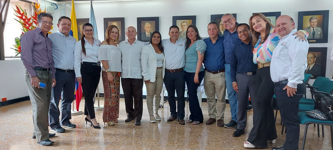 OficinaNorte's tweet photo. La Dra. Martha Lucía Vélez Mejía, participa en el día de hoy en la Audiencia Pública Participativa de Rendición de Cuentas de la vigencia 2022, siguiendo directrices de la Dra. @ClaraLuzRoldan  y el director general de la UESVALLE, Diego Victoria Mejía. https://t.co/JPWHWAiVsL