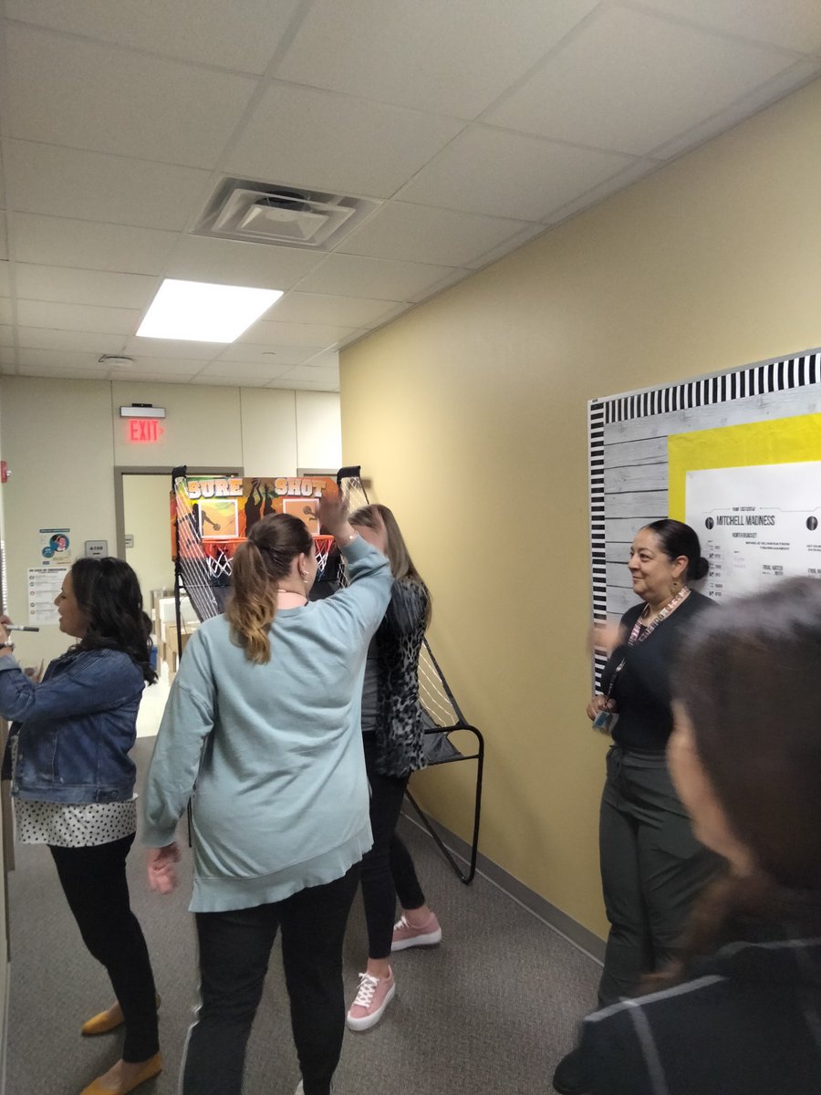 Mitchell Elementary tweet media