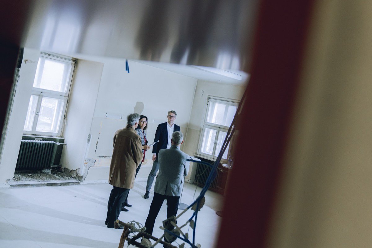 StMWK_Bayern's tweet image. Das #Schülerforschungszentrum Oberland direkt neben dem Miesbacher #Schulcampus wird zum #Inkubator für jugendlichen #Forschergeist. 👍
#Miesbach #Wissenschaft