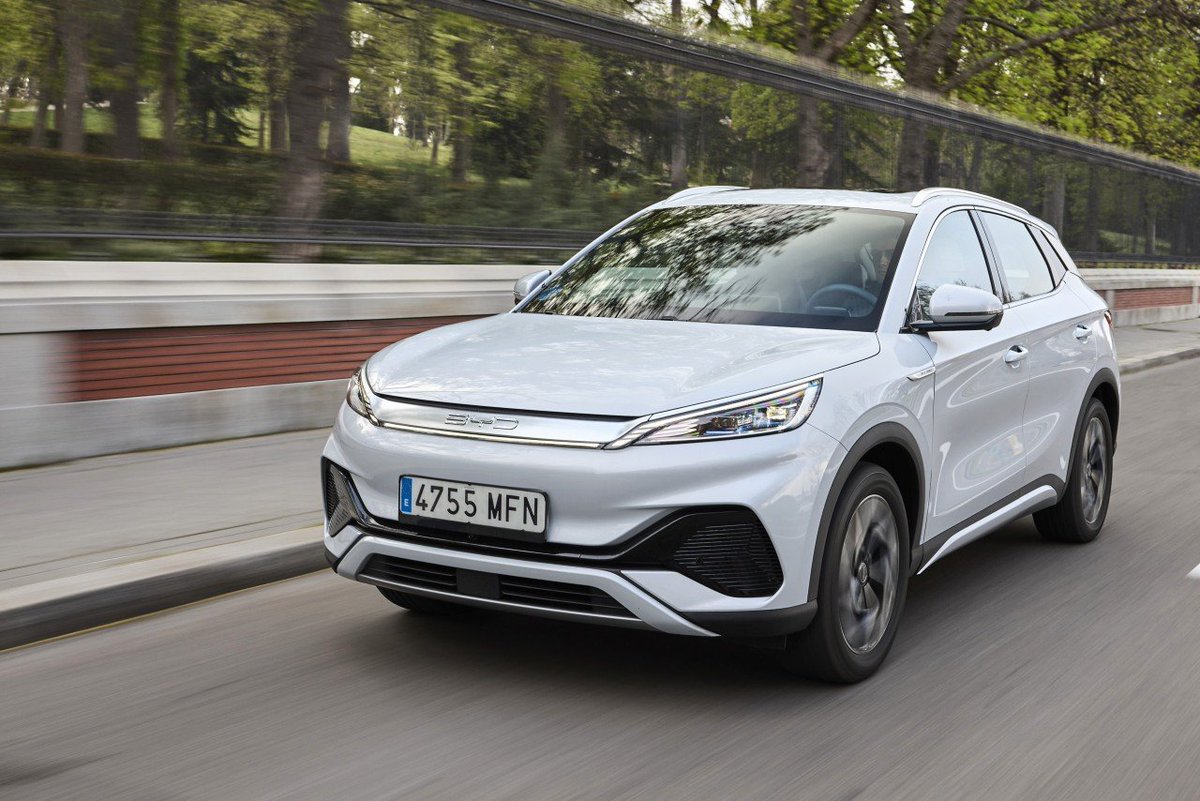 motorpuntoes's tweet photo. No, no es simplemente «otro SUV eléctrico más». El gigante #BYD hace su debut en España y ya hemos probado el nuevo BYD Atto 3, un convincente modelo que sorprende.
https://t.co/5HN3kthM6l
#BYDSpain #Atto3 #CochesEléctricos https://t.co/tpTZfiHrBy